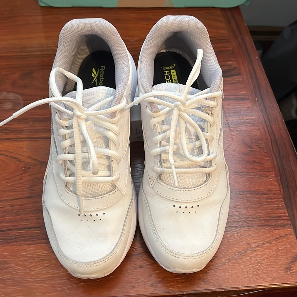 Reebok Walk Ulta 7 Size 8M